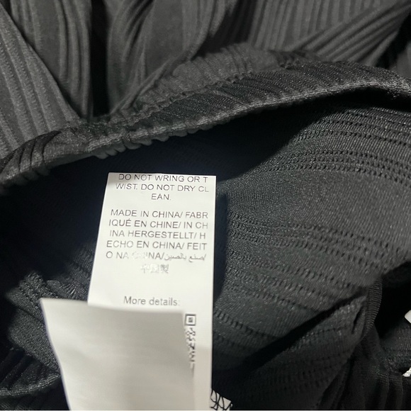 EZwear Women’s XS 2 SHEIN Black Solid Ribbed Flared Leg Pants Lightweight NWT - Picture 8 of 8